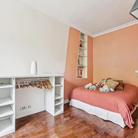 Modern -1br-2p- Le Marais Paris